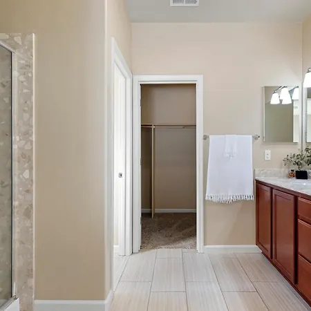 High End Midtown Home With Fireplace And Ensuite Baths Reno Exterior photo