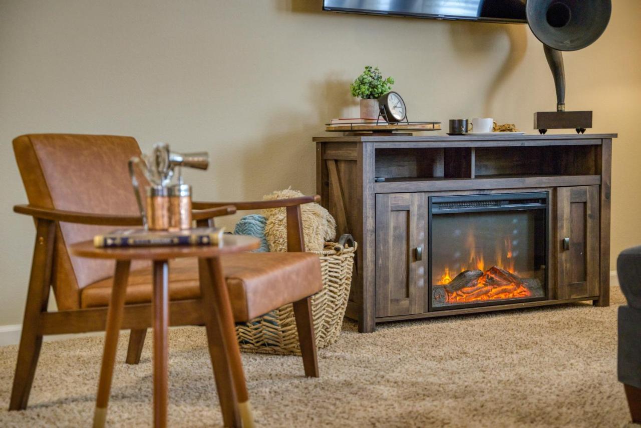 Apartment High End Midtown With Fireplace And Ensuite Baths
